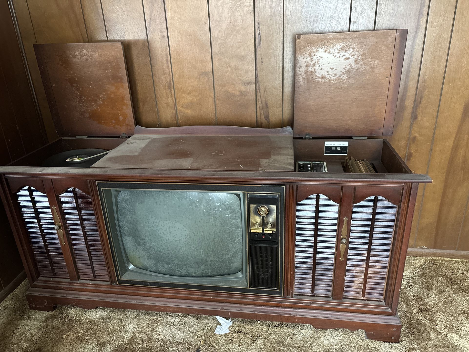 Vintage Zenith TV/Radio Record Console