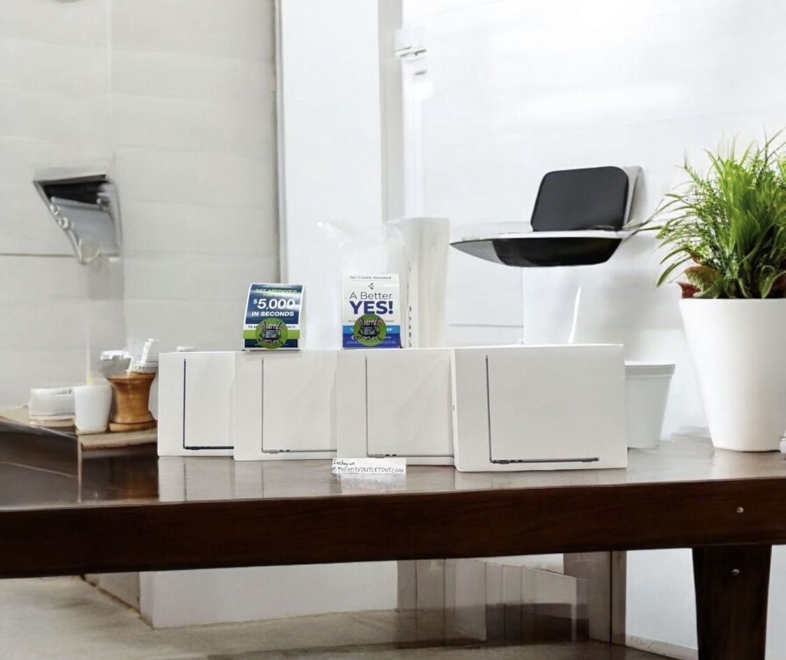 6565851 15” Apple MacBook Air m3 chip 8gb 256gb latest model 