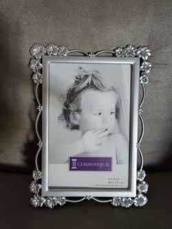 New Connoiseur Flower Trim 4x6 Picture Frame