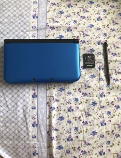 nintendo 3ds xl, 2ds , +7 games, and a case.