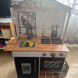 KidKraft Play Kitchen