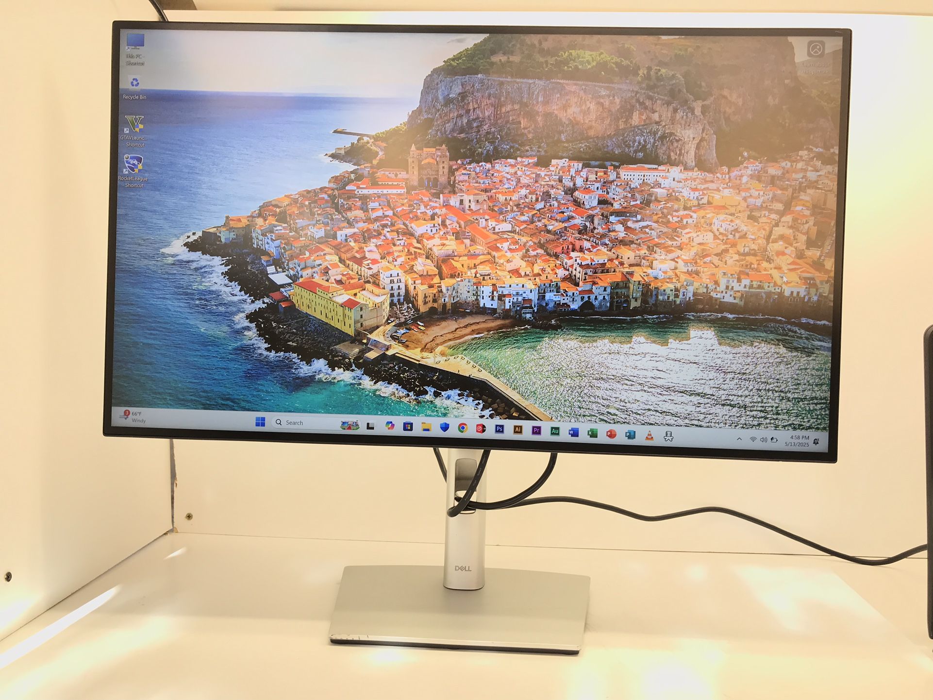 **Dell U2722D 27"UltraSharp QHD (2560x1440)**  *60Hz WidescreenIPS LCD Monitor ** Price $ 120