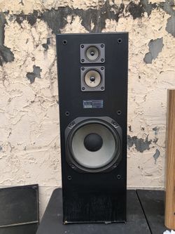 an acoustic speaker. 