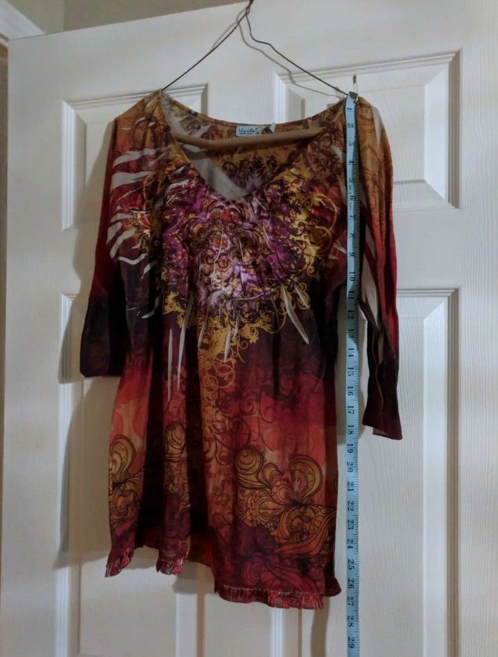 Very nice ladies Petite/Long shirt!!