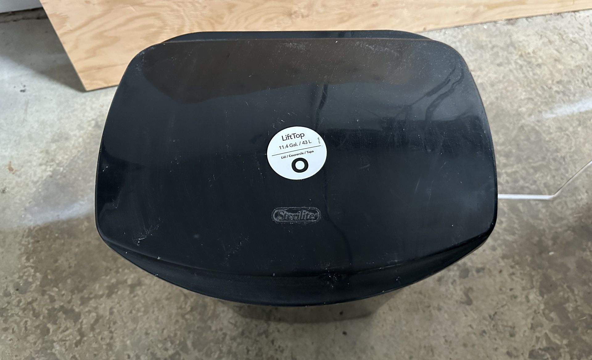 11 Gallon Garbage Can
