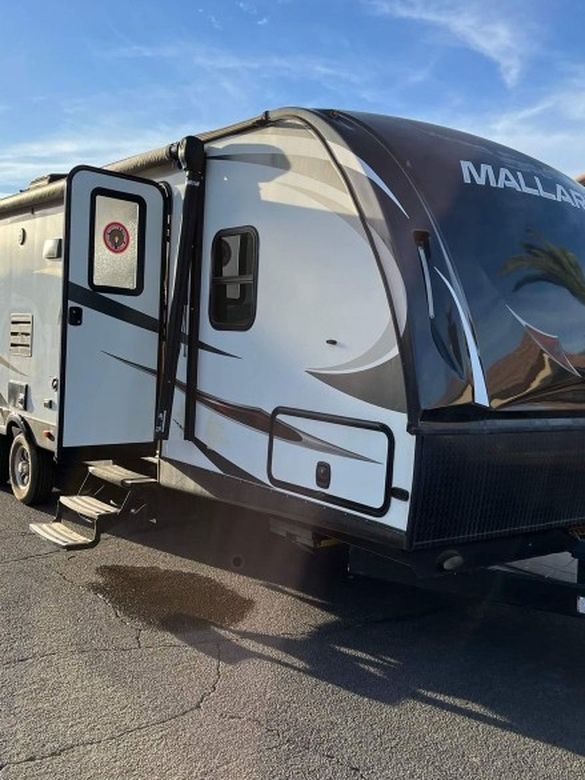 RV Trailer 31' MALLARD for Sale in Peoria, AZ - OfferUp