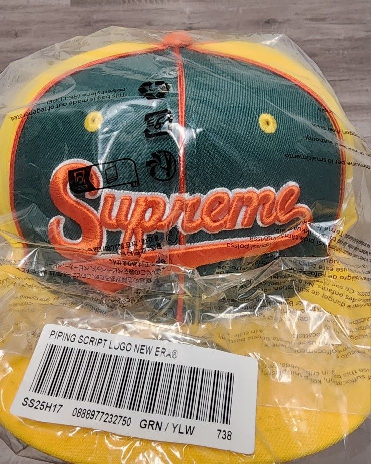 SUPREME X NEW ERA SS25 PIPING SCRIPT LOGO SZ 7 3/8 NWT'S π₯π₯π₯