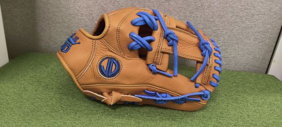 Baseball Softball glove 12.75" 11.75"