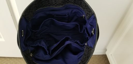 Brandnew black coach bag lot's of compartments