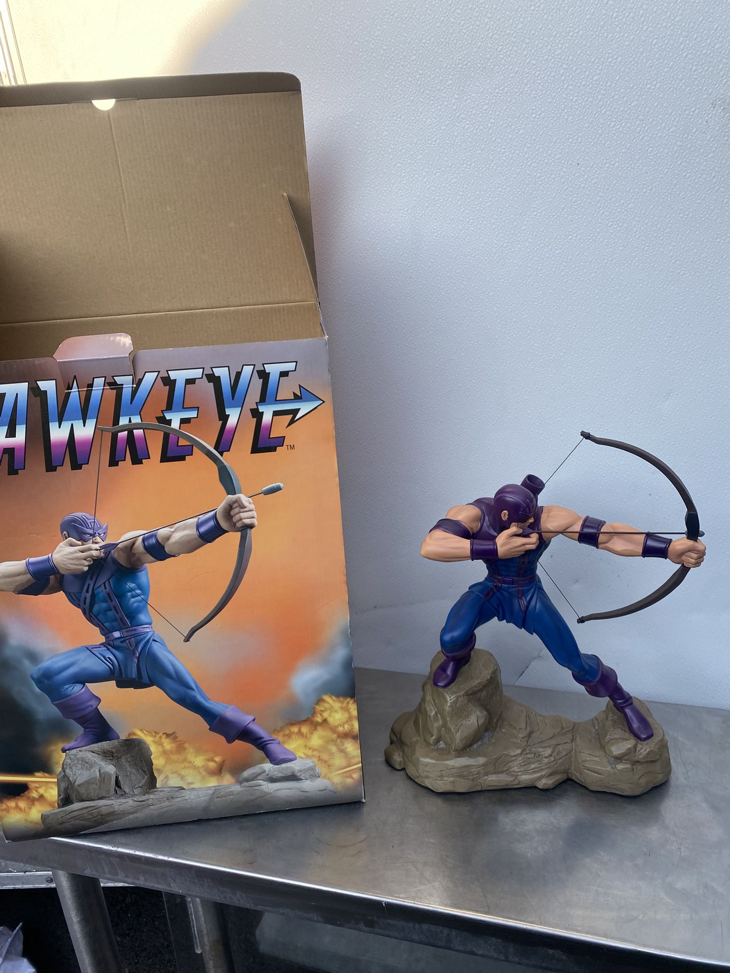 Marvel Hard Hero- Hawkeye Action Pose Statue - Limited Edition #0587/1000 Will meet for pickup at grocery outlet parking 8620 SW Hall Blvd Beaverton 
