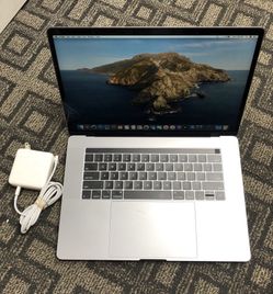 MacBook Pro 15” Touch Bar (mid 2018) intel core i7 512GB SSD