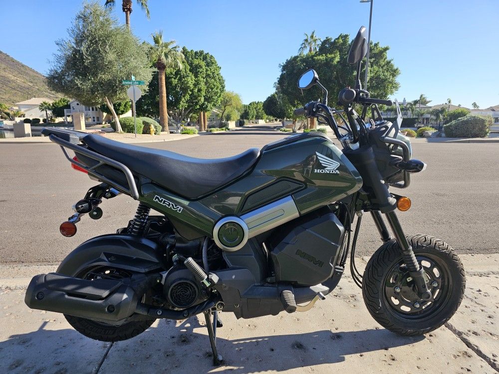 Clean 2022 Honda Navi 
