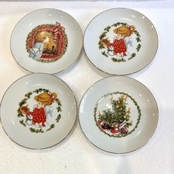 Vintage Jasco fine porcelain Christmas plate 22 k gold edged set of 4. Japan