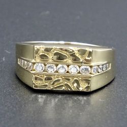 Solid 14k Yellow Gold Ring With VVS Diamonds Size 12.5 