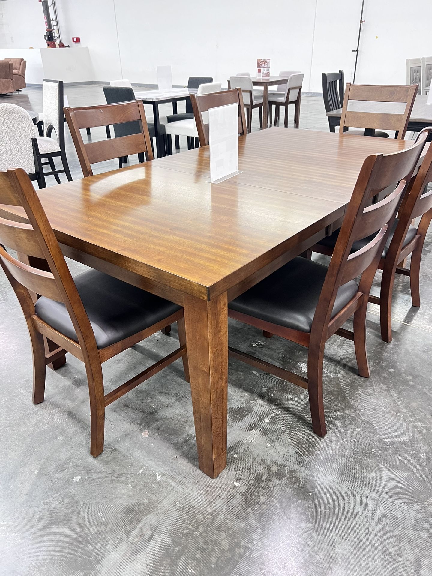 Bonito Comedor De Madera Nuevo En Su Caja