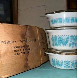 Amish Butterprint Cinderella bowl set (3) with lids and box