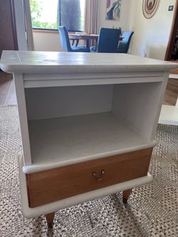 Cute solid wood side table/night stand