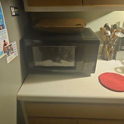 Microwave In Good Condition