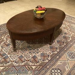 Beautiful Ethan Allen coffee table, 
