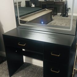 Black Vanity 