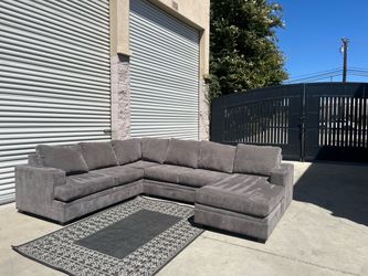 Living Spaces Oversized Sectional w/ Chaise – Certified Clean + FREE Delivery Available 🚚