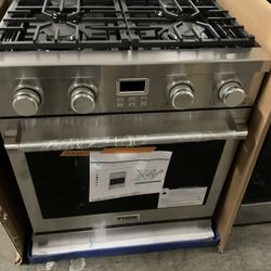 New Thor Kitchen 30inch 4 Burners  Convection Oven Slide in Gas Range in Stainless Steel. 