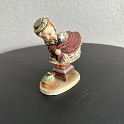 Vintage LEFTON  Hand Painted Little Miss Muffett Nursery Rhyme Figurine #1106