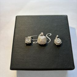 Diamond Pendants 