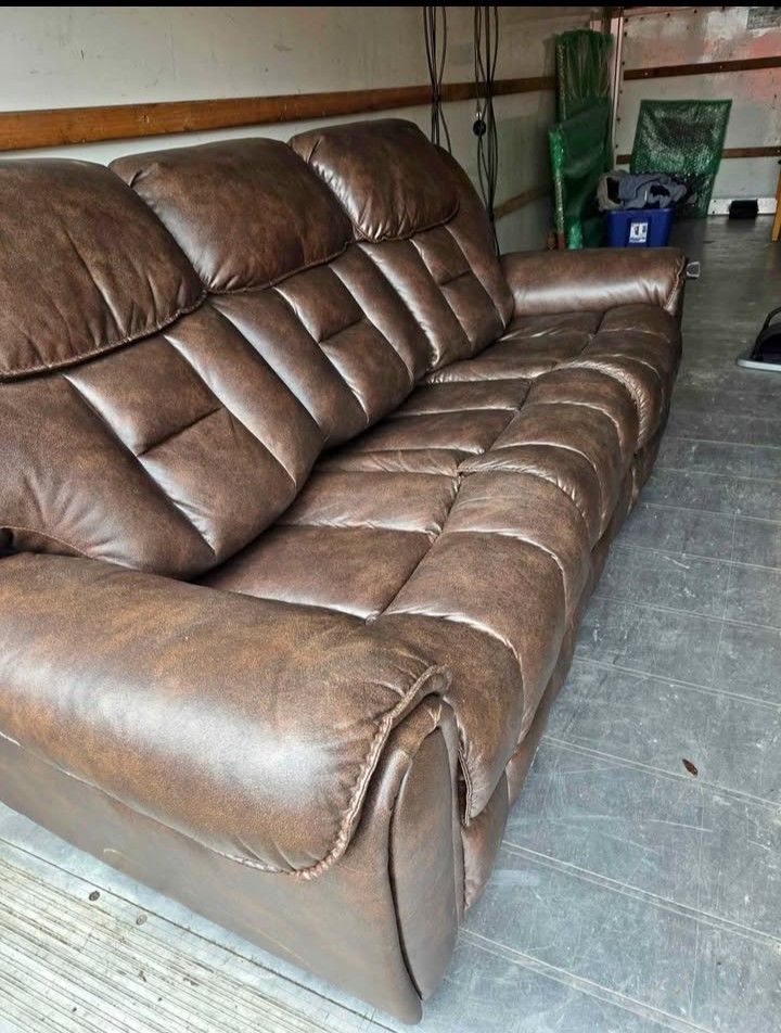 Sofa Recliner BRAND NEW