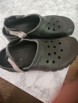 Size 11 M Crocs