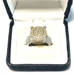 Brand New (Suzy Levian) .925 Silver & Gold Overlay Ring With Lots Of Cz Diamonds. Size 7. Suzy Levian Rings Are Very Expensive. This Is Valued At $269