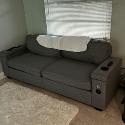 New Sofa | 2-3 Person W/ Charging | Easy To Move 🛋️