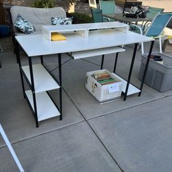Computer Desk. Like New.   $45