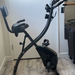 Does the slim cycle come tinytiny assembled