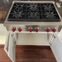 Wolf Range Top SET366 With Downdraft