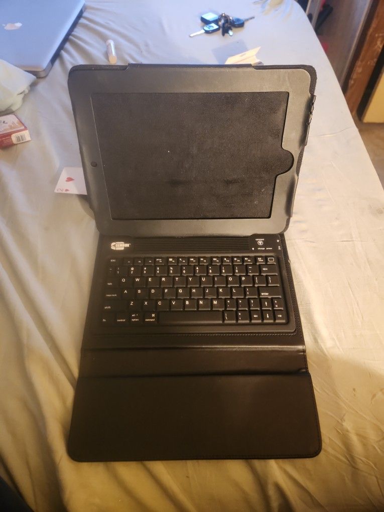 Bluetooth Tablet Keybored (Make Offer)