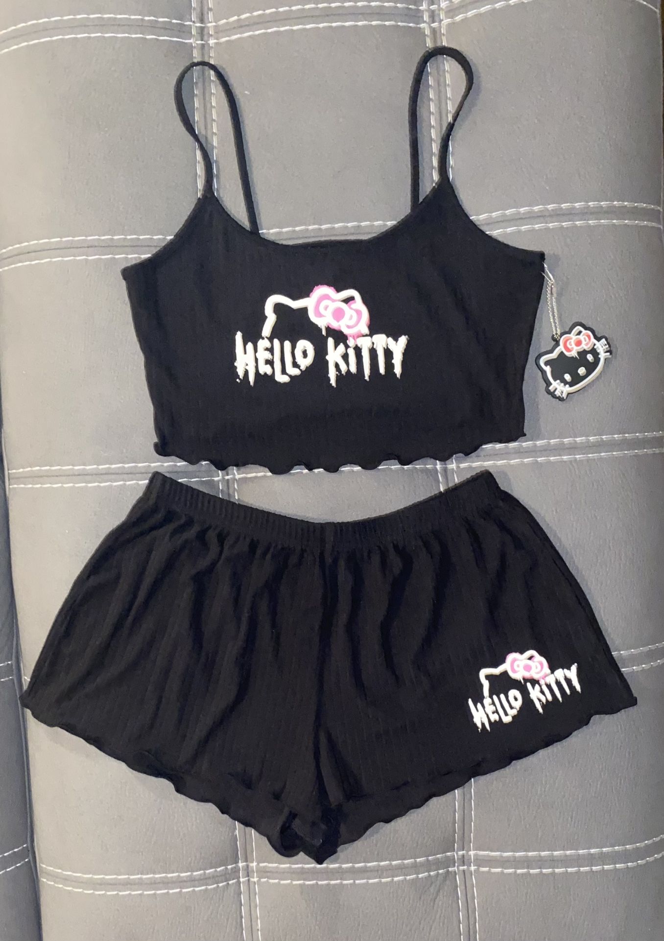 NWOT Hello Kitty Pajamas Set Large Cotton Shorts Crop Top Forever 21.
