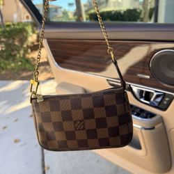 Louis Vuitton Pochette