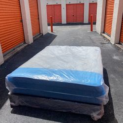 NEW QUEEN PILLOW MATTRESS AND BOX SPR+ING 2pcs
