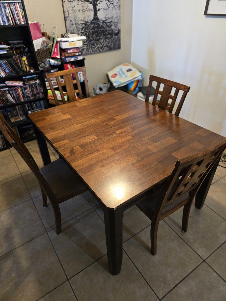Rectangular Leaf Dining Table With 4 Chairs
