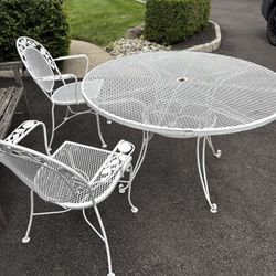 Free Outdoor Metal Table And 4 Chairs