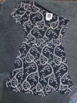 Anne Klein one shoulder puff sleeve mini dress. Size 8