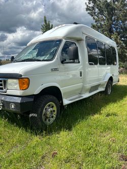 2009 Ford E-350
