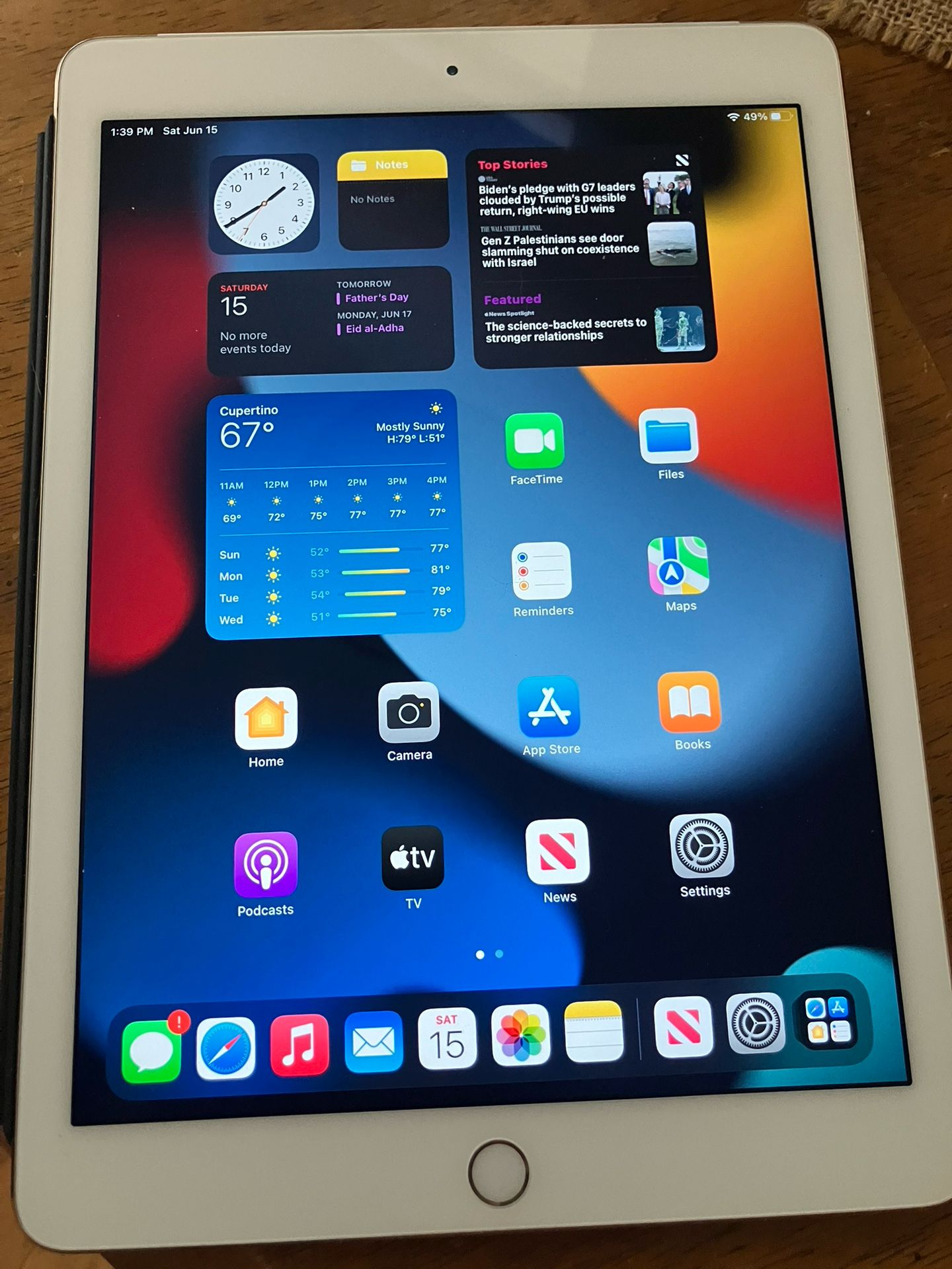 Apple iPad Air Unlocked 32GB w/ Smart Folio cover