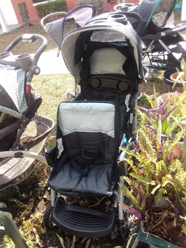DOUBLE AND SINGLE STROLLERS