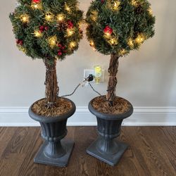 Holiday Pre-lit Topiaries 