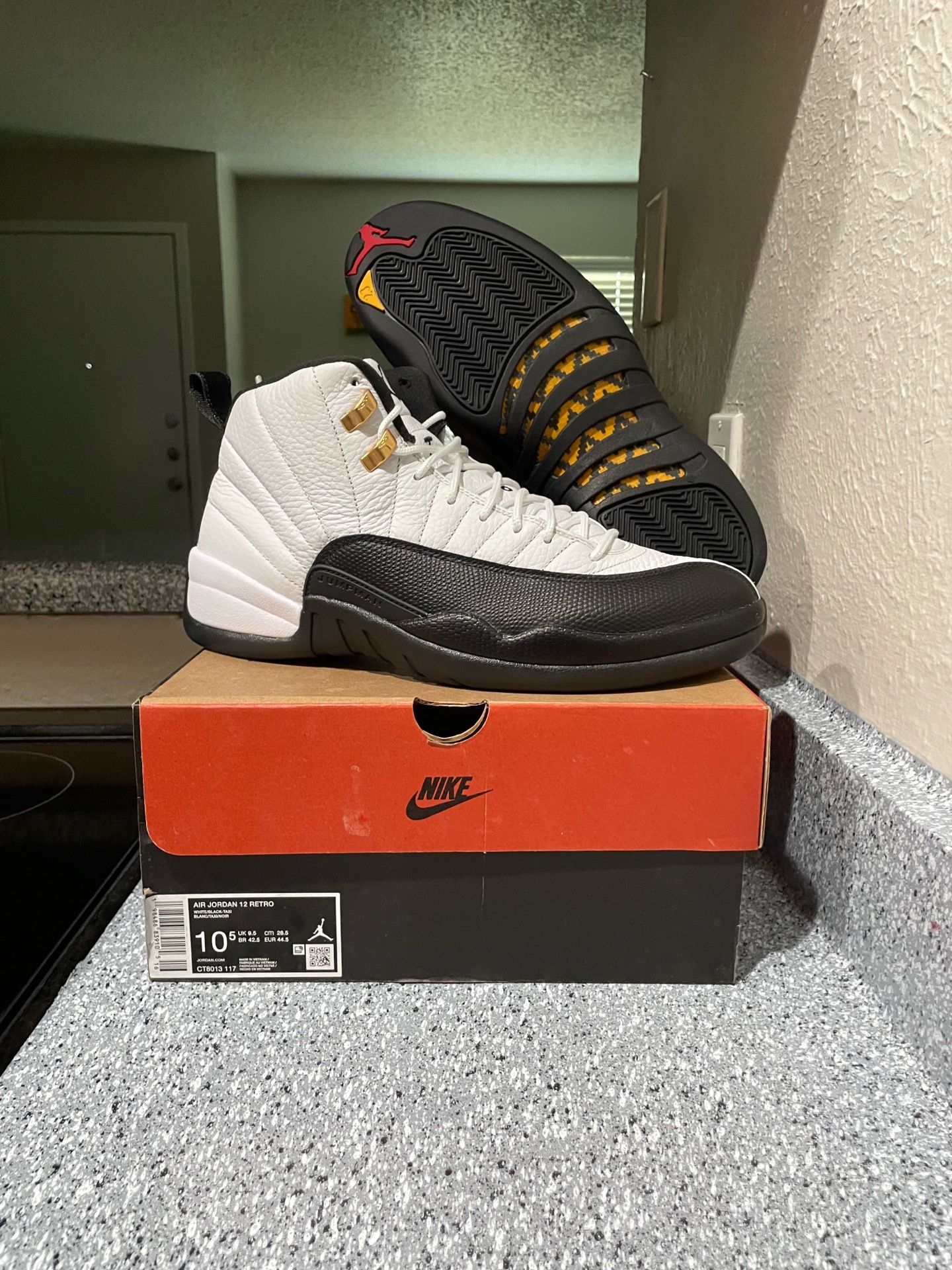 Jordan 12 Taxi Size 10.5