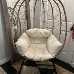Egg chair with cushions 