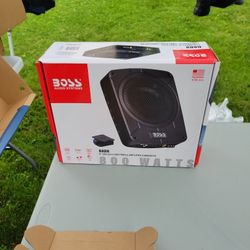 Boss 8" Amplified Subwoofer