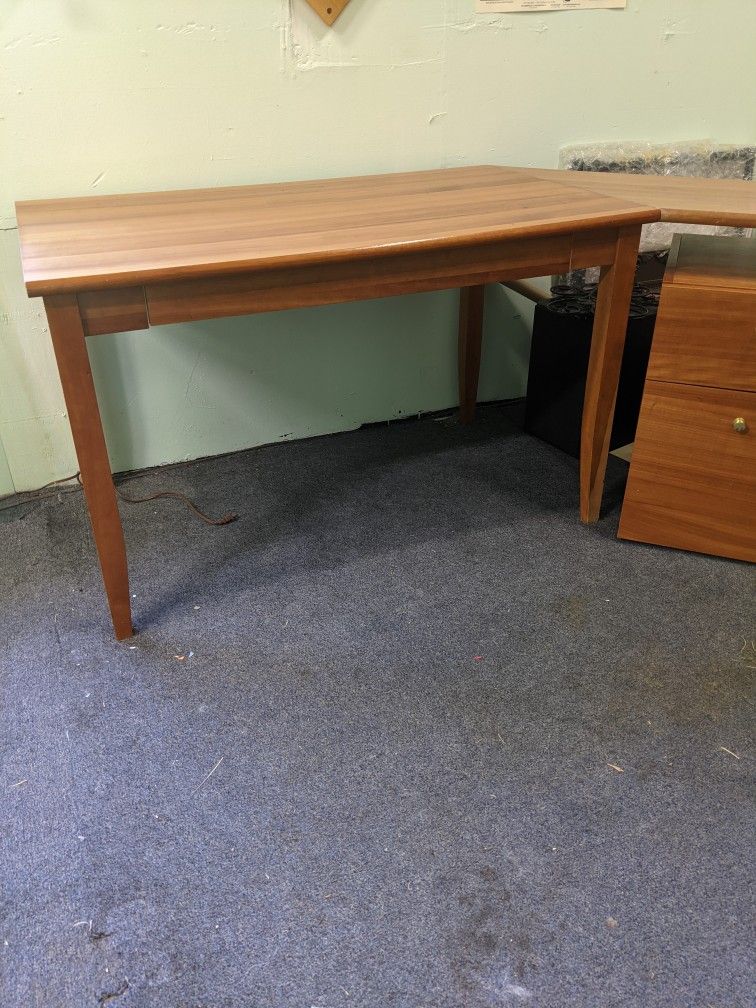 Office Furniture/Desk